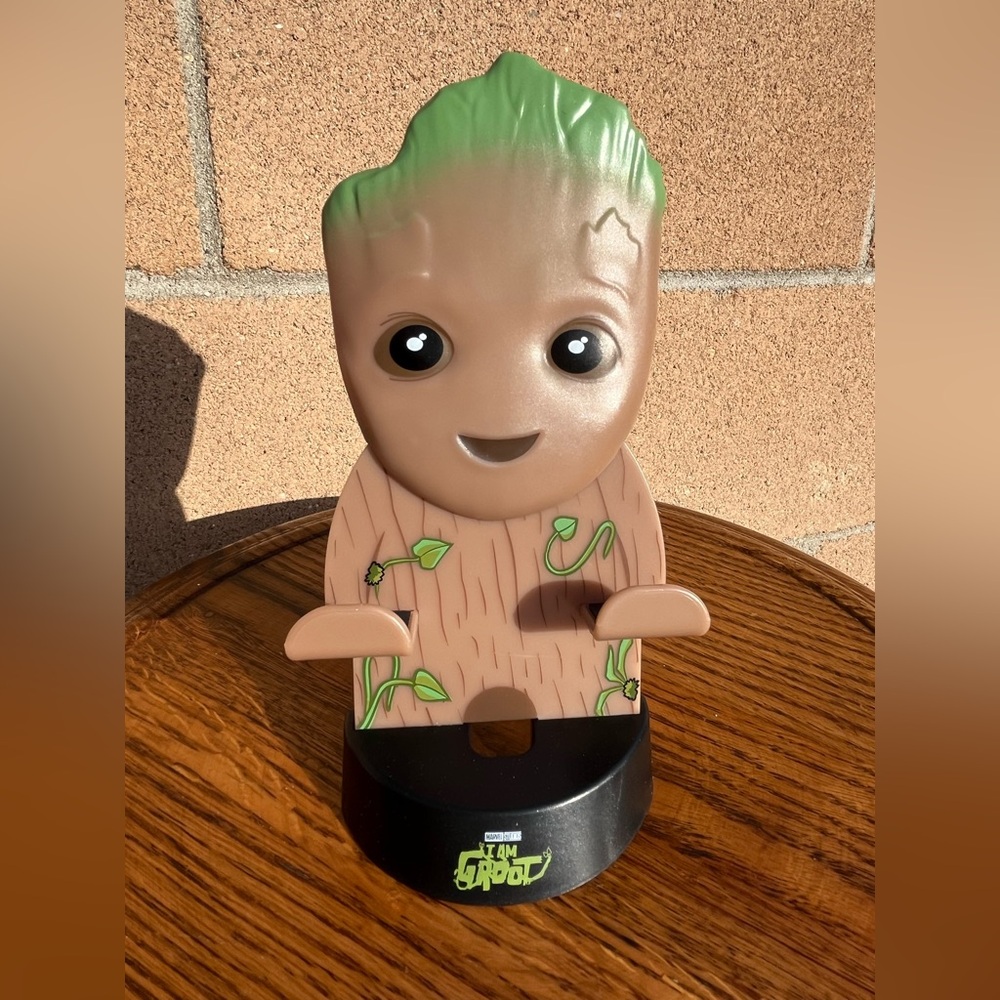 Groot from the Guardian of the galaxy Cell Phone Stand Tree Cartoon